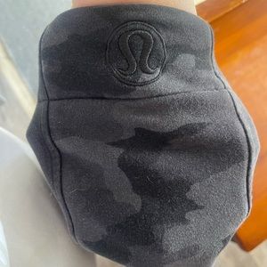 Lululemon scuba hoodie. Size 18. Camo black/grey. Great condition. Full zip.